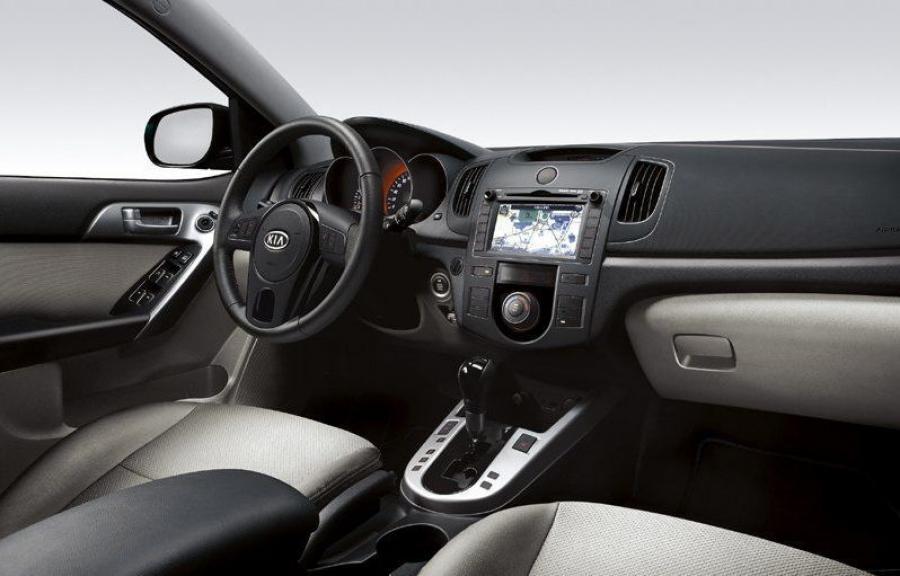  Kia Forte 2008 года  (фото 19 из 34)